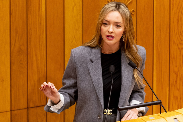 Archivo - La conselleira de Política Social e Igualdade, Fabiola García, comparece en el pleno del Parlamento de Galicia