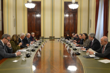 Reunión del ministro de Agricultura, Luis Planas, y Cooperativas de España