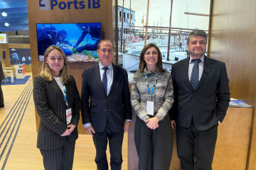 La conselleira de Medio Ambiente e Cambio Climático, Ángeles Vázquez, se reúne con el consejor del Mar y Ciclo del Agua de Islas Baleares, Juan Manuel Lafuente.