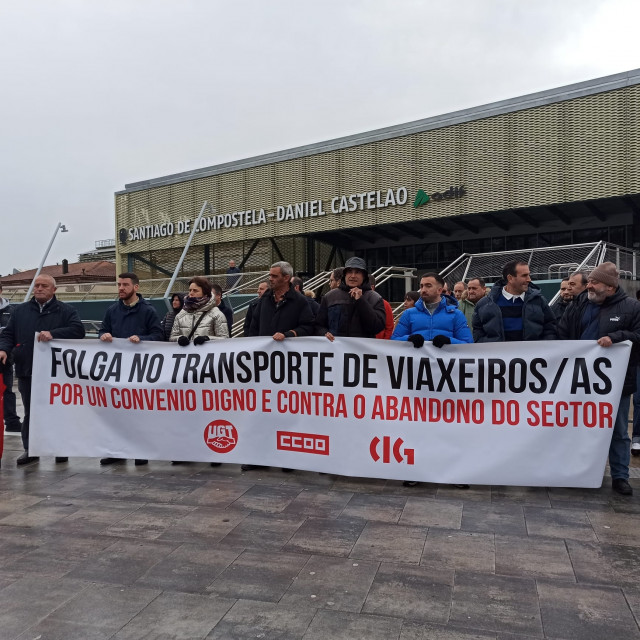 Protesta de sindicatos ante la intermodal de Santiago con motivo de la huelga del transporte