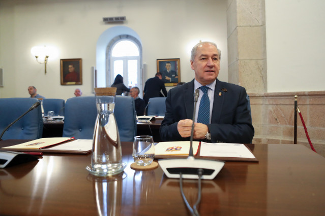El ex presidente de la Diputación de Lugo, José Tomé, durante la celebración de un pleno para la elección de la nueva presidenta en la diputación de Lugo, a 14 de enero de 2026, en Lugo, Galicia (España). La elección tiene lugar tras la dimisión de José T