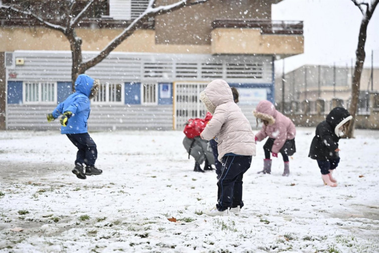 Clases suspendidas este viernes en zonas de Ourense, Lugo y Pontevedra por la alerta de nieve