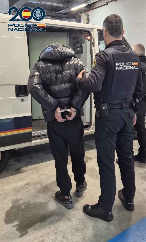 Detenidos en Vigo tres individuos que se dieron a la fuga tras intentar robar en una vivienda del barrio de Teis.