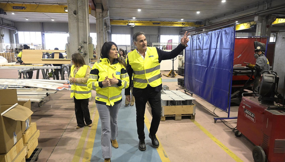 La conselleira de Vivenda e Planificación de Infraestruturas, María Martínez Allegue, visita Aluman