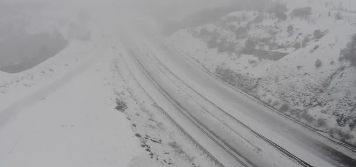 La autovu00eda A52 cortada en A Cau00f1iza