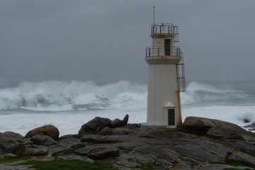 Archivo - Estado del mar en Muxía debido al temporal por el que se ha activado la alerta naranja, a 3 de diciembre de 2025, en A Coruña