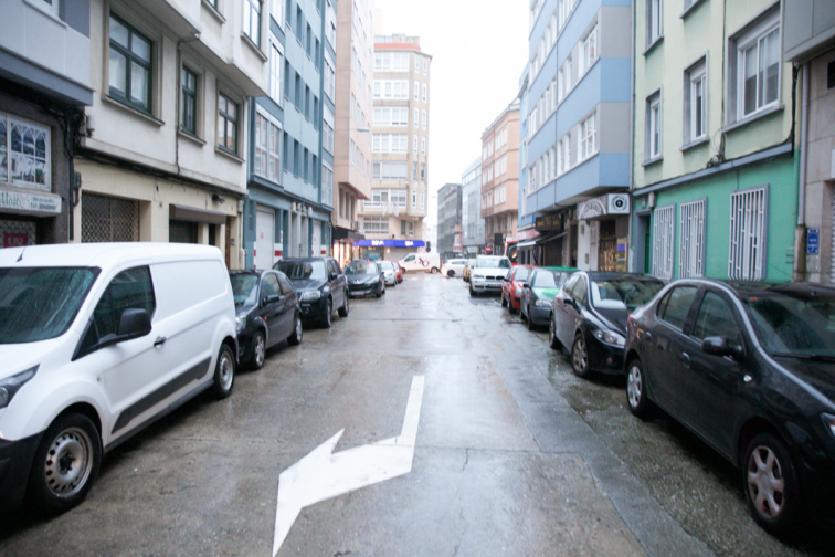 Tiroteo en Agra do Orzán entre dos pisos por una disputa entre vecinos