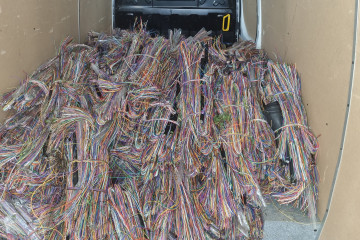 Cable de cobre sustraído.