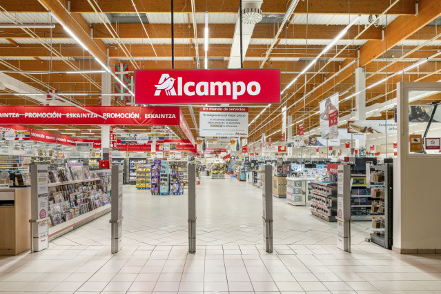Tienda reformada de Alcampo.