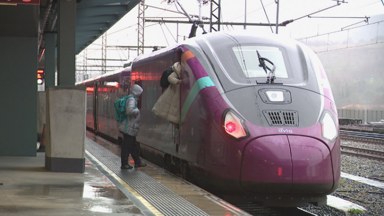 Joseph fuerza la cancelación de muchos de los trenes entre Vigo, A Coruña, Ourense y Santiago el martes