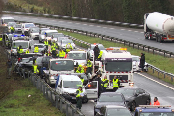 Una colisión múltiple en la AP-9, a la altura del municipio coruñés de Oroso, deja varios heridos y provoca retenciones kilométricas, a 27 de enero de 2026