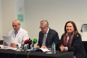 Puente, Caamaño y Ortiz esta mañana en la rueda de prensa.