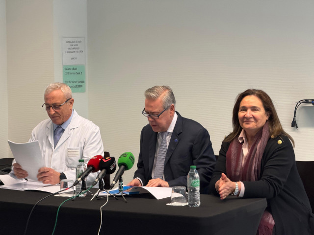 Puente, Caamaño y Ortiz esta mañana en la rueda de prensa.