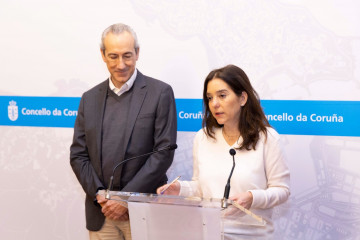 La alcaldesa de A Coruña, Inés Rey, informa sobre las aportaciones a la Orquesta Sinfónica de Galicia