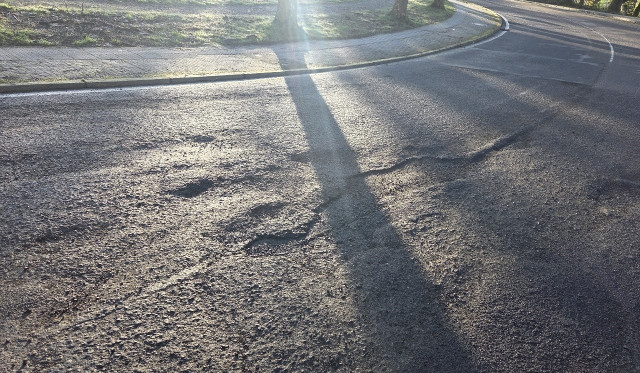 Asfalto de la Avenida Burgo das Nacións
