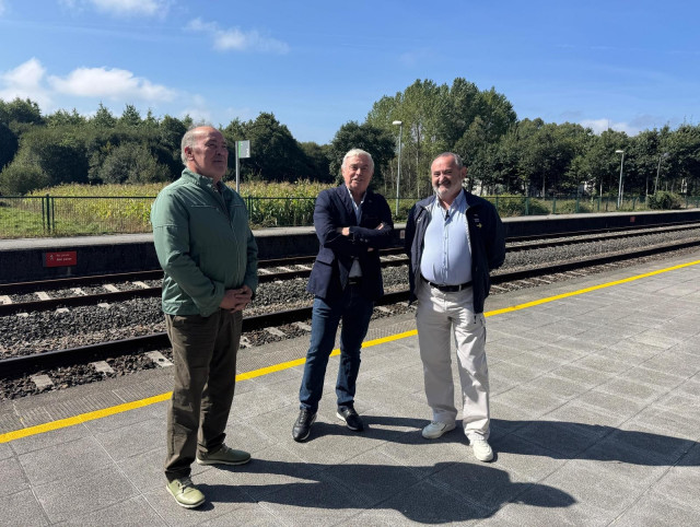 Los senadores del PP de Lugo José Manuel Barreiro, José Manuel Balseiro y Juan Serrano.
