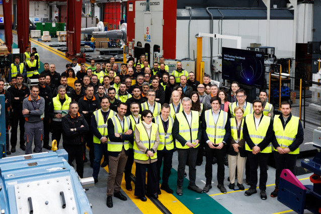 El titular del Ejecutivo gallego, Alfonso Rueda, visita la planta de reparación de componentes eólicos de Siemens Gamesa. Polígono de Sigüeiro (Oroso),  27/01/26.