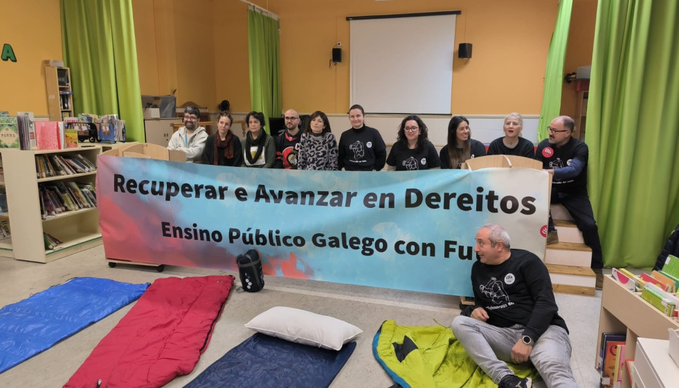 Docentes gallegos se encierran en centros educativos para visibilizar su 