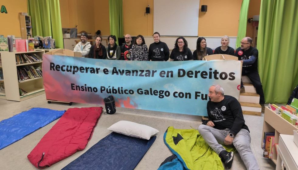 Docentes gallegos se encierran en centros educativos para visibilizar su 