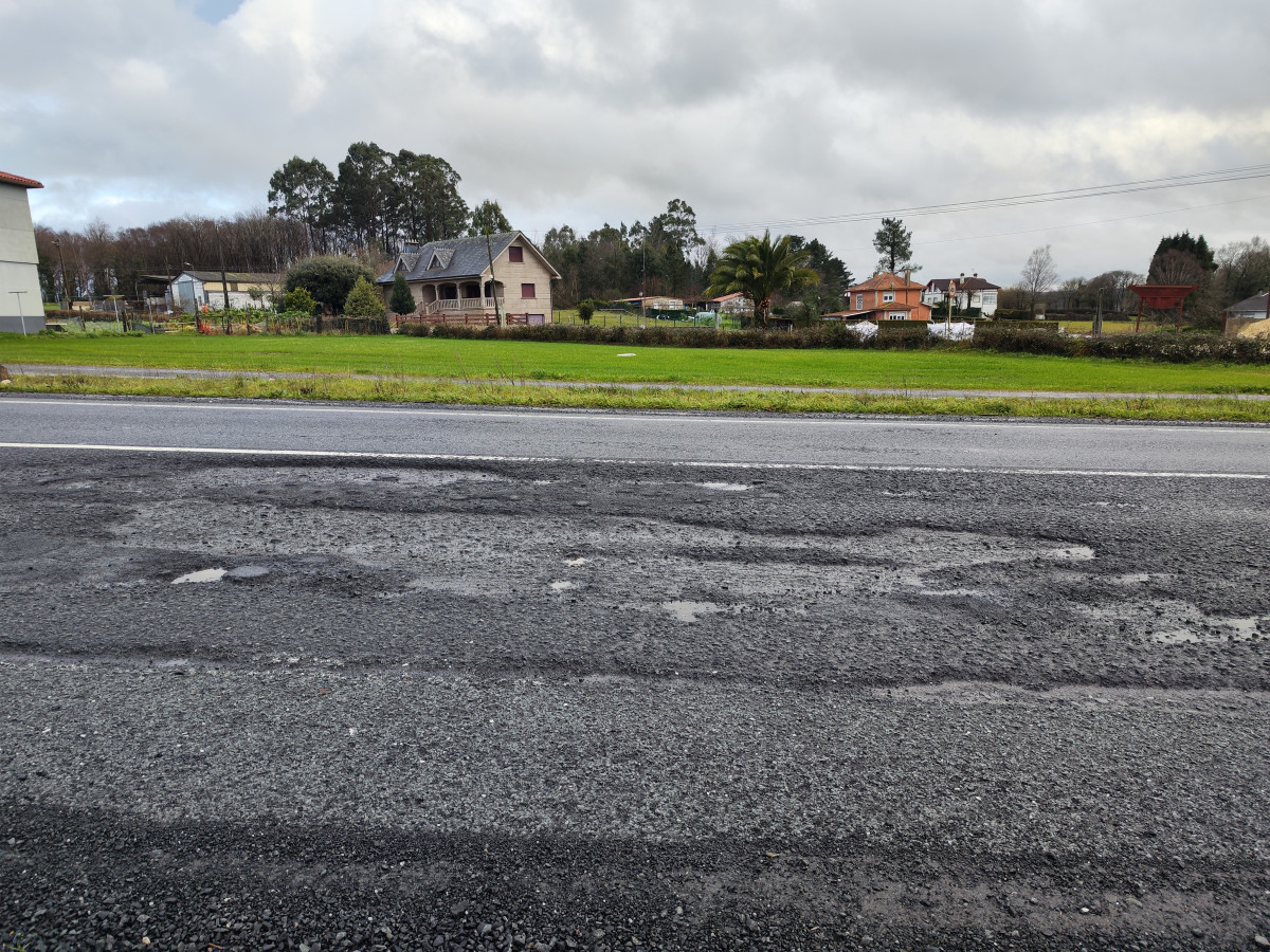 Pavimento irregular en la Nacional 634