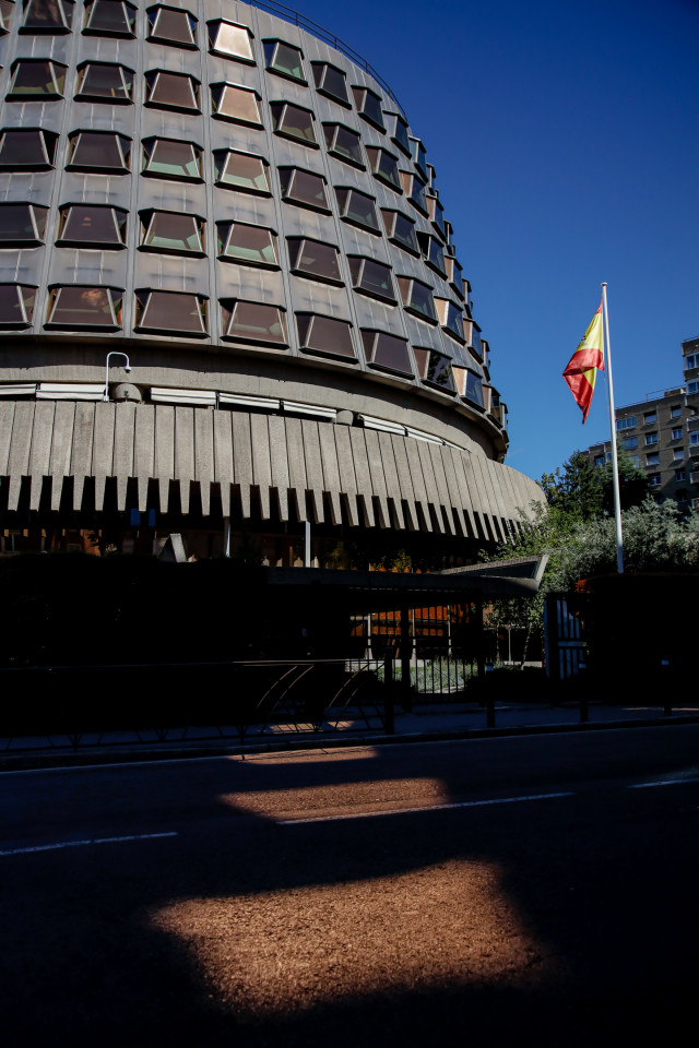 Archivo - Edificio del Tribunal Constitucional, a 30 de septiembre de 2022, en Madrid (España). El comisario europeo de Justicia ya se ha reunido con el Gobierno y el PP para tratar el bloqueo desde hace casi cuatro años del Consejo General del Poder Judi