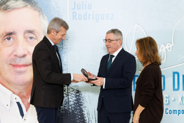 El presidente de la Xunta, Alfonso Rueda, participa en la entrega de la XXXI edición del Premio Diego Bernal, organizado por la Asociación de Periodistas de Galicia. En el Hotel Puerta del Camino (S