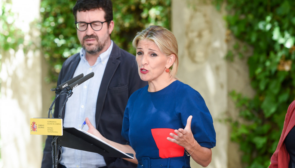 Archivo - El secretario de Estado de Trabajo, Joaquín Pérez Rey, y la vicepresidenta segunda del Gobierno y ministra de Trabajo y Economía Social, Yolanda Díaz.
