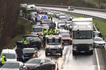 Una colisión múltiple en la AP-9, a la altura del municipio coruñés de Oroso, deja varios heridos y provoca retenciones kilométricas, a 27 de enero de 2026