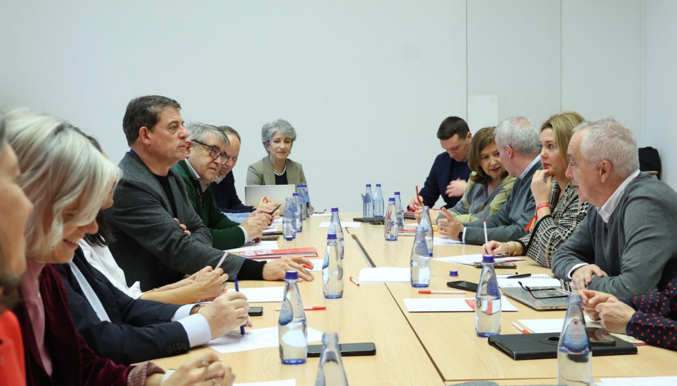 El secretario xeral del PSdeG, José Ramón Gómez Besteiro, preside la interparlamentaria de la formación