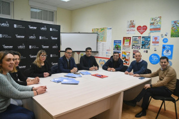 El conselleiro de Emprego, Comercio e Emigración, José González avanza una nueva orden de ayudas de 2,5 millones de euros para asociaciones de comerciantes este año.