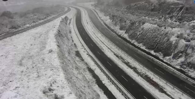 Archivo - La A-52 en su kilómetro 127