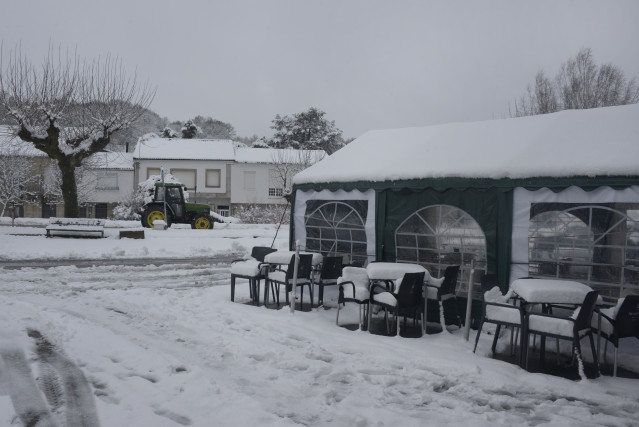 Nevada caída en Montederramo, a 23 de enero de 2026, en Ourense, Galicia (España). La Xunta suspende las clases y la circulación de camiones en gran parte de la provincia por la borrasca Ingrid. En total, la mitad de los ayuntamientos gallegos están afect