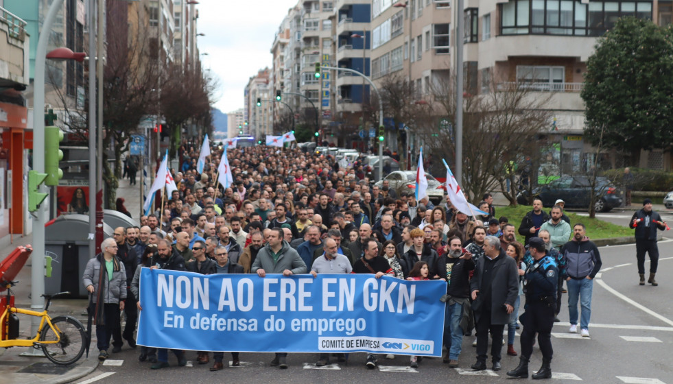 Cientos de trabajadores de GKN se manifiestan contra el ERE que pretende impulsar la empresa, a día 1 de febrero de 2026