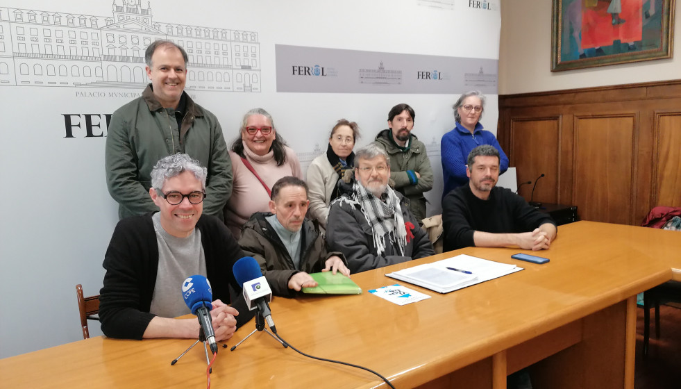 Rueda de prensa de representantes del BNG y colectivos sociales en Ferrol
