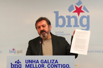 El viceportavoz parlamentario del BNG Luís Bará en rueda de prensa.