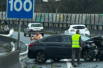 Accidente con coche volcado en la circunvalación de Vigo