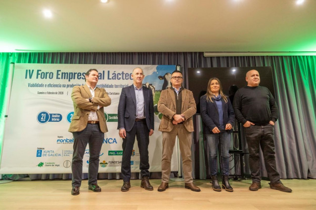 El conselleiro de Emprego, José González, en el 'IV Foro Empresarial Lácteo' celebrado en Coristanco (A Coruña)
