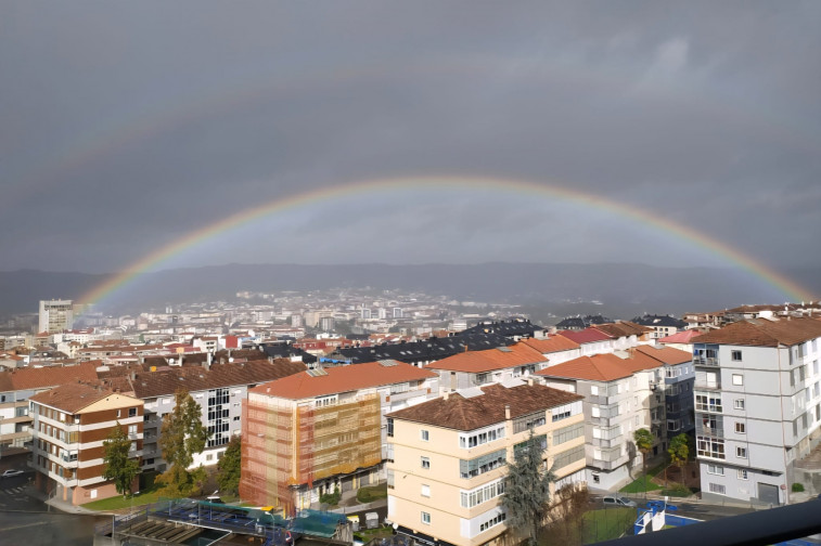 Arco iris sobre Ourense en una foto de Martín Vázquez remitida a O Tempo de TVG