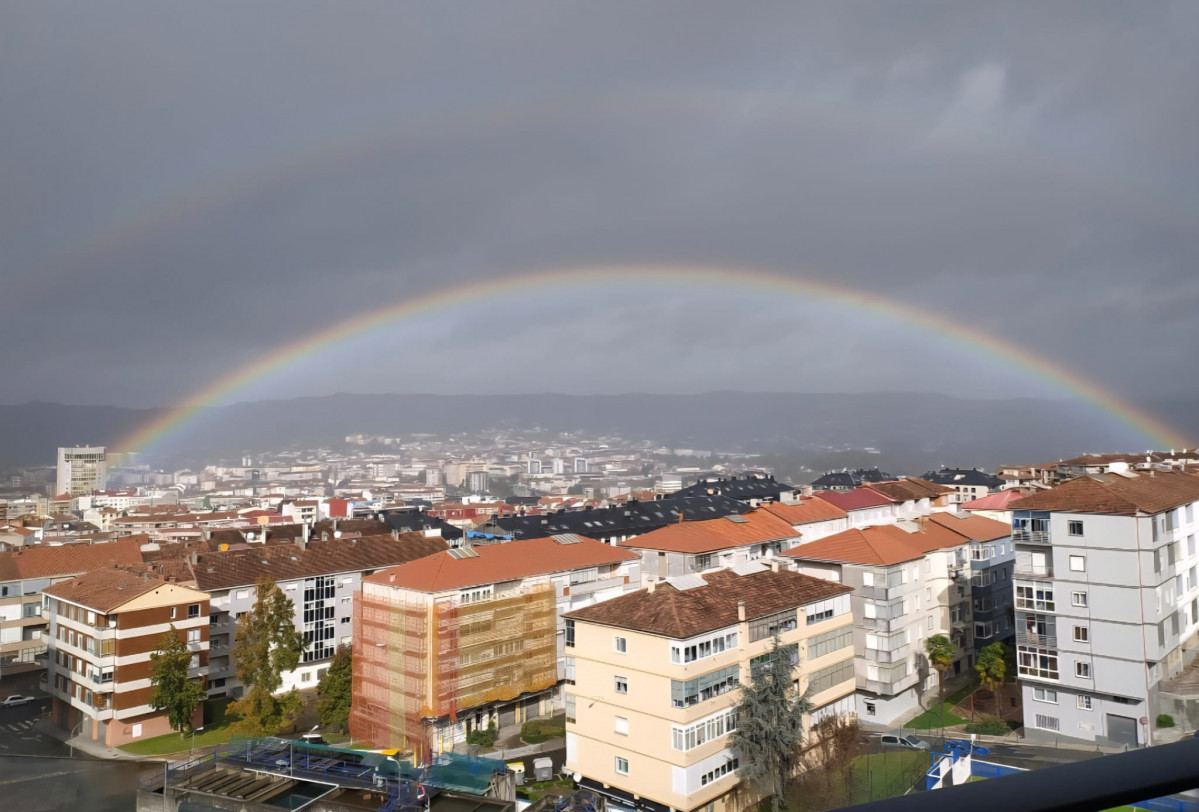 Arco iris sobre Ourense en una foto de Martu00edn Vu00e1zquez remitida a O Tempo de TVG