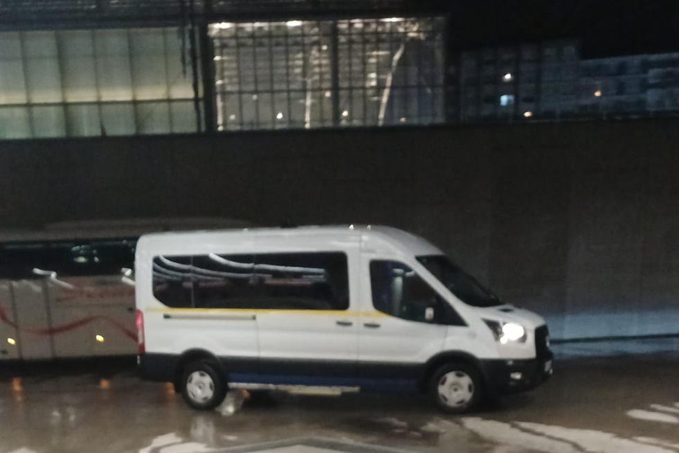 Monbus furgoneta blanca