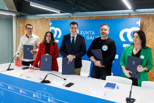 La Xunta acuerda con CC.OO, UGT, ANPE y CSIF la reducción del horario lectivo del profesorado de Secundaria