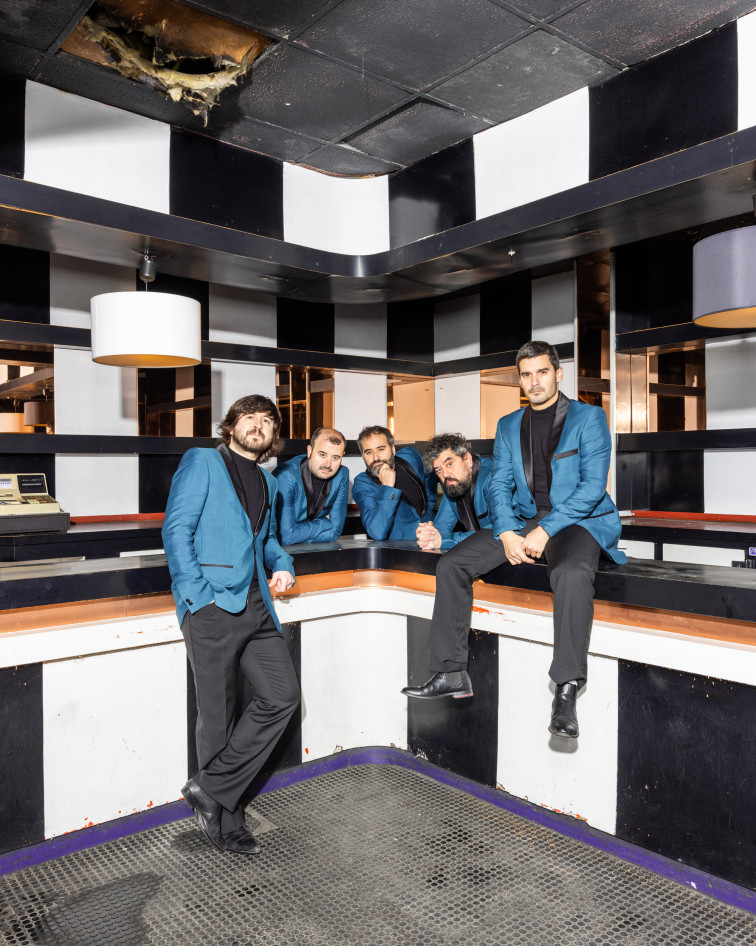 Familia Caamagno reúne a sus incondicionales en la Sala Capitol para el estreno de 'Disco Comarcal'