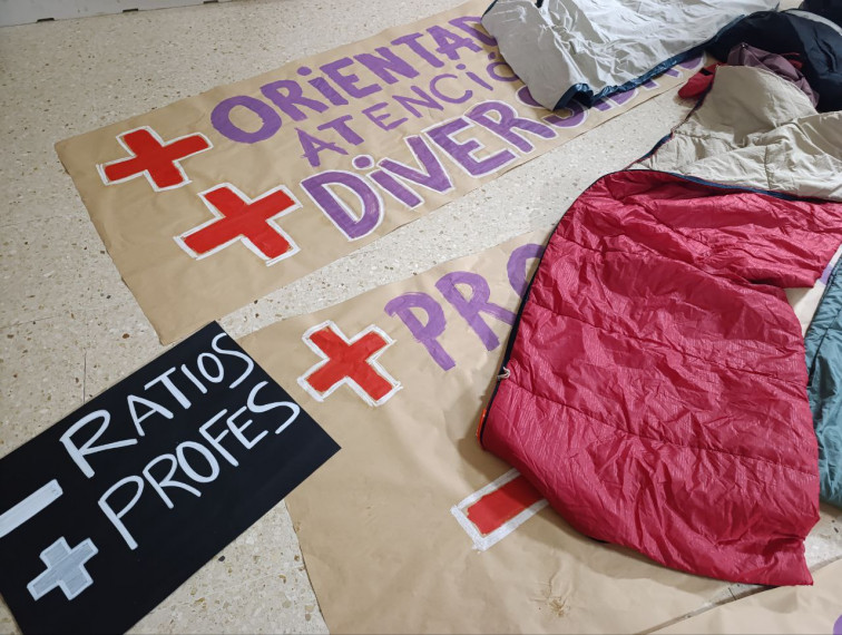 La Xunta anuncia una rebaja de las horas lectivas en medio de los cierres en colegios de sindicatos críticos