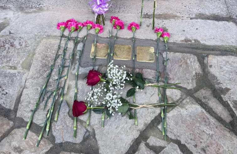 Homenaje a tres vecinos de As Nogais deportados a campos nazis con la colocación de 'storpelsteine'
