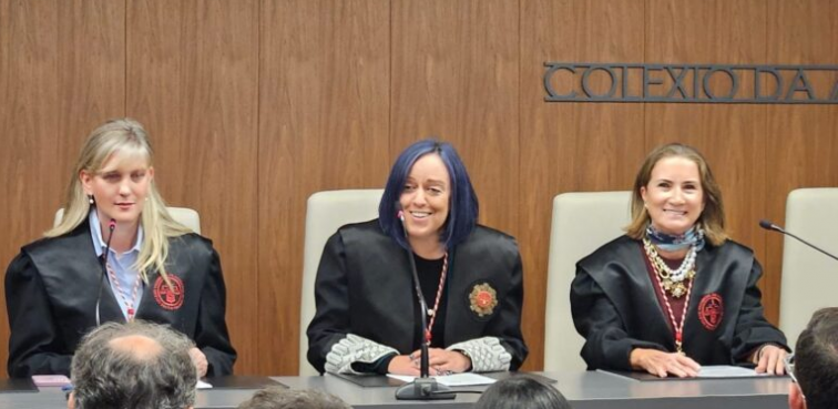 Pie en pared de los abogados ante la Xunta: consulta a los colegiados por la asistencia de justicia gratuita