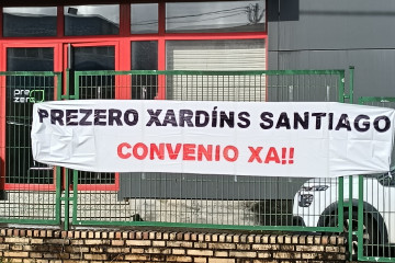 Cartel de protesta por la paralización de las negociaciones con PreZero Xardins Santiago