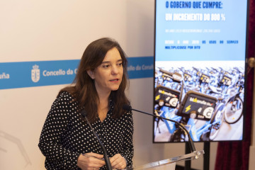 La alcaldesa de A Coruña, Inés Rey, en rueda de prensa