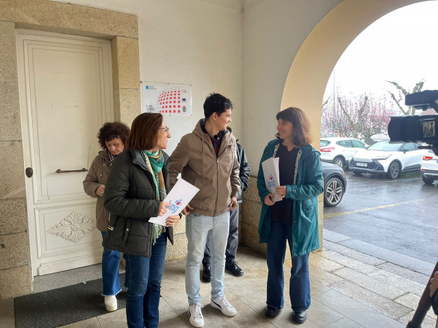 Algunos diputados del BNG visitaron los aledaños de la mina de San Finx