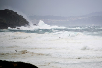 Archivo - Playa de Penencia, a 20 de octubre de 2023, en Ferrol, A Coruña, Galicia (España). La Xunta ha activado para hoy la alerta roja por temporal costero en el litoral Norte y Noroeste de la pr