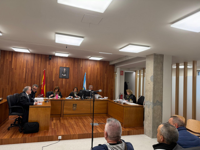 Imagen de los tres acusados durante el juicio.